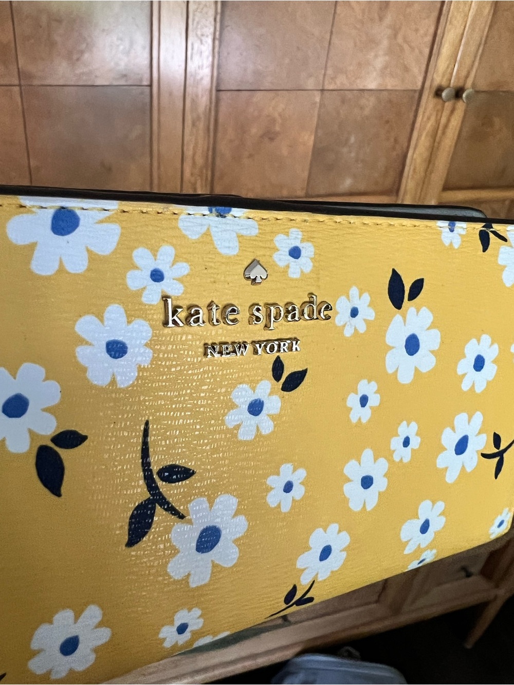 kate spade yellow daisy wallet - Picture 4 of 9